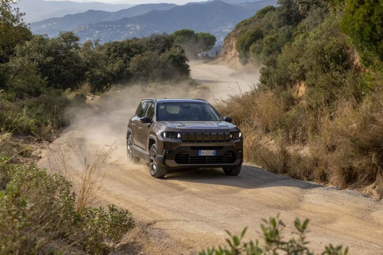 Jeep Compass 2026 يصل إلى المغرب: أكثر تطوراً تقنياً وكفاءة… مع الحفاظ على روح المغامرة